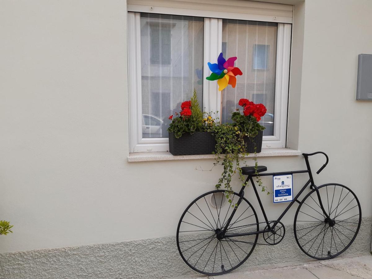 Zona 30 Bike Guesthouse Пальманова Экстерьер фото